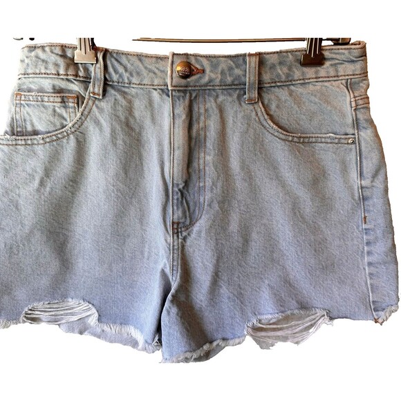 ZARA High Waist Light Wash Cut Off Raw Hem Denim Shorts Size 6 100% Cotton - Picture 3 of 11